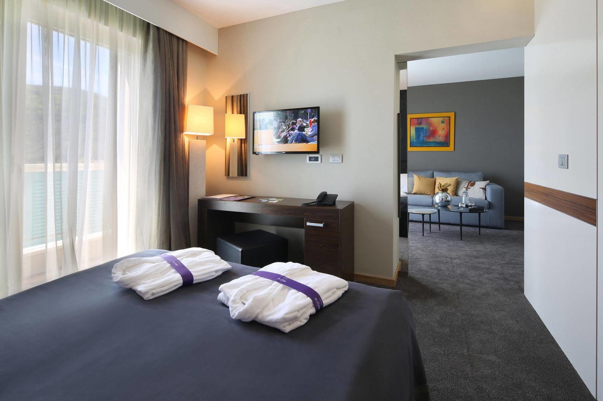 Boutique Hotel Adoral Rabac Bagian luar foto